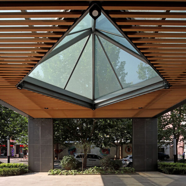 Aluminum baffle ceiling for shopping mall